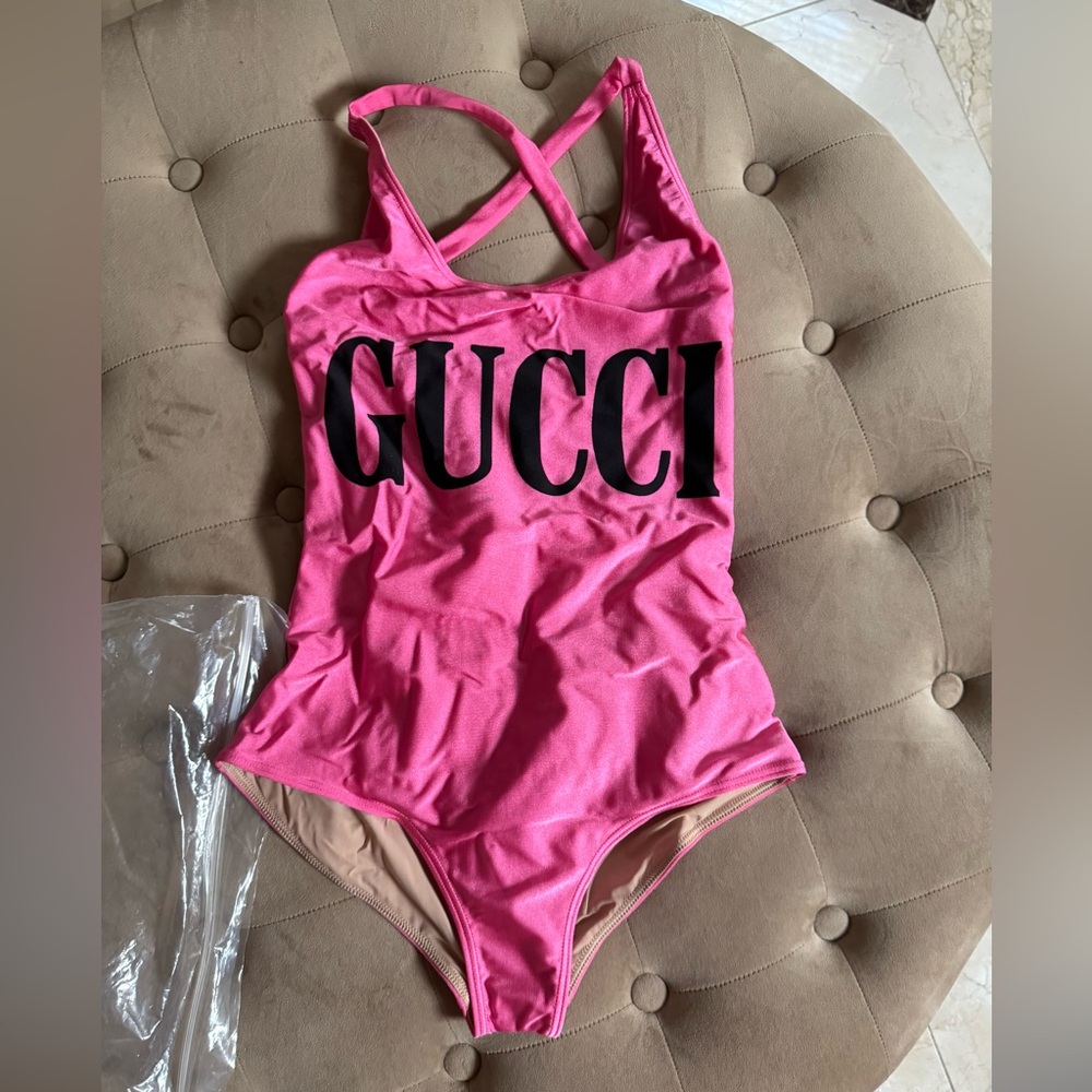 NWT Gucci Vibrant Pink Swimwear